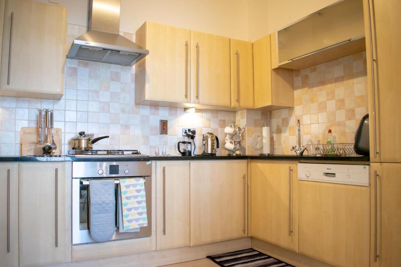 Beautifully Renovated Apartment -Central Эдинбург Экстерьер фото