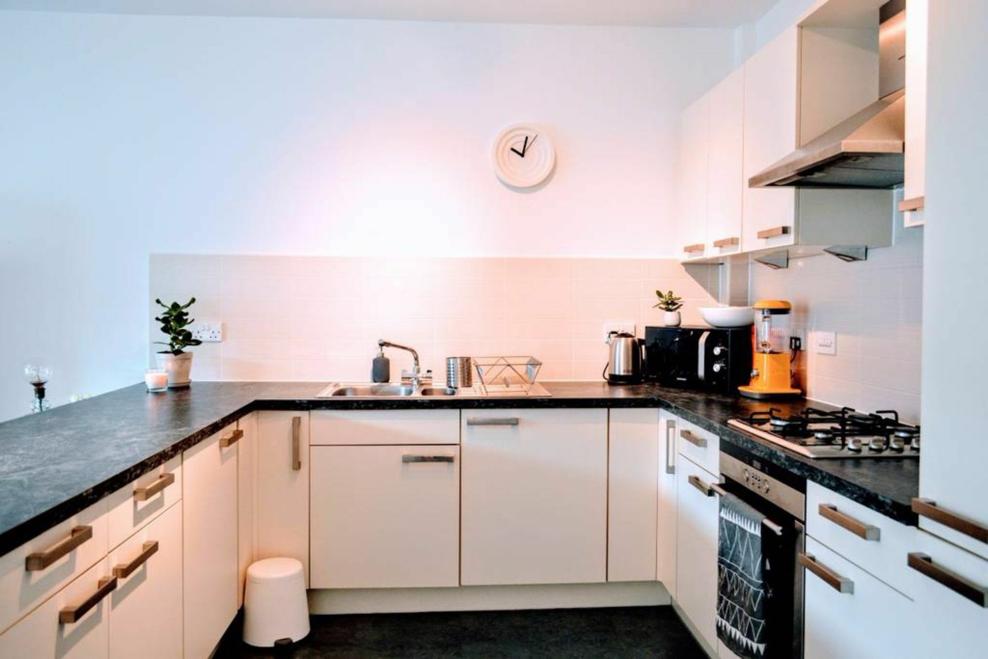 Beautifully Renovated Apartment -Central Эдинбург Экстерьер фото